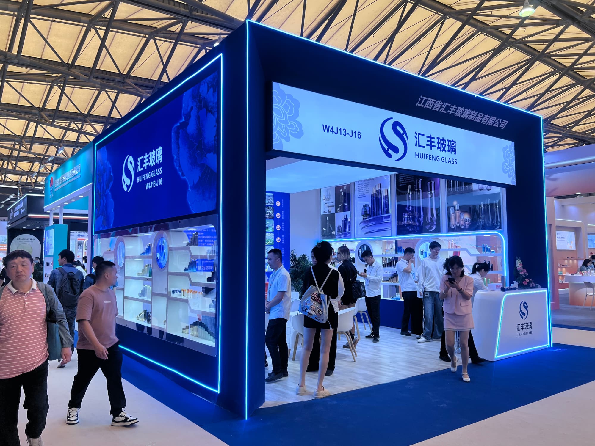 美妝賽道專項(xiàng)化！2026 廣州美博會(huì)展臺(tái)搭建服務(wù)商選擇標(biāo)準(zhǔn)