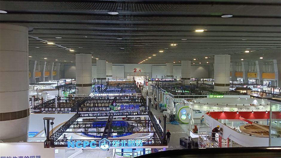 藥交會(huì)醫(yī)藥企業(yè)展覽展臺(tái)搭建現(xiàn)場